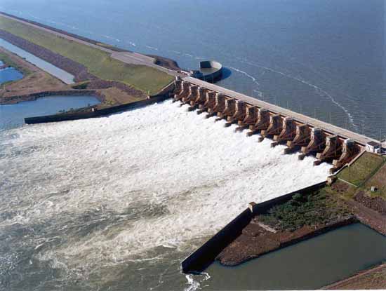 Central Hidroelctrica de Yacyret (Argentina)