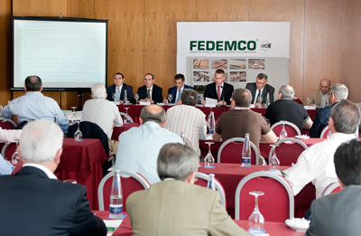 Foto de grupo de los asistentes a la Asamblea General 2012 de Fedemco