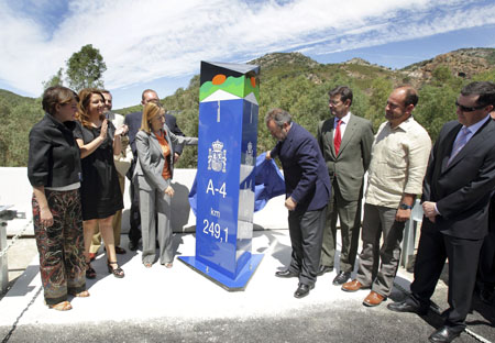 Inauguracin del nuevo tramo de la A-4 por parte de la ministra de Fomento, Ana Pastor