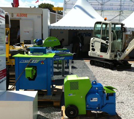 Algunas de las mquinas de SIMA expuestas en Batimatec 2012