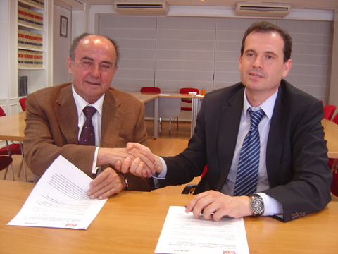 Generoso Garca (izq.) y Rafael Herrero (dcha.) firmaron el acuerdo entre Anice y Anese