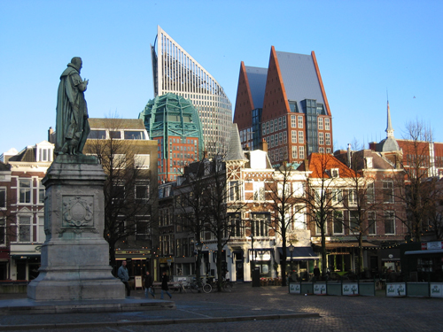 La nueva poltica en materia inmobiliaria del ayuntamiento de La Haya (Holanda) incorporar un importante volumen de espacio de oficinas...