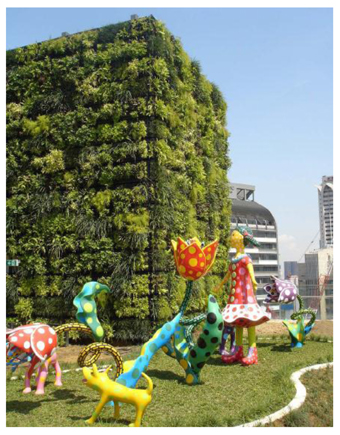 Muro y cubiertal vegetal en Singapur