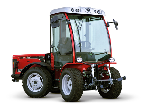 El tractor SP 4400 HST es el autntico multiusos de la marca italiana