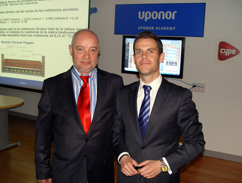 Los ponentes Juan Urbiztondo, en representacin de la FEPM (a la izda.), e Israel Ortega, tcnico de Uponor