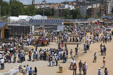 Panoramic sight of the Solar Decathlon Europe 2010, celebrated in the esplanade of Madrid Laugh