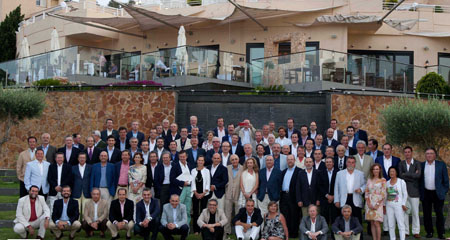 Foto de grupo con los participantes en el XLV Campeonato de Golf entre Arquitectos Espaoles patrocinado por Saunier Duval...
