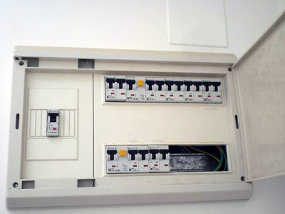 Los interruptores del cuadro de mando de la instalacin elctrica deben revisarse anualmente