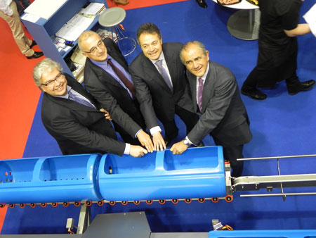 A la izquierda, Jordi Cornet, delegado del Estado en el Consorci de la Zona Franca; y en el centro, Joan Boix...