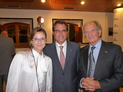 Josep Maria Pradas (dcha.), presidente de Femac, junto al presidente de la Generalitat, Artur Mas