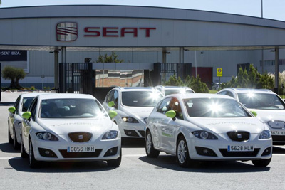 Ocho el�ctricos de la firma recorren una ruta de 40 km hasta Barcelona