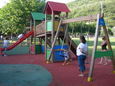 Instalación de parques infantiles de exterior. Requisitos y