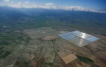 En 2011 estaban en funcionamiento en Espaa 26 centrales solares termoelctricas de las 61 aprobadas por el Ministerio de Industria...