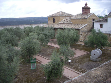 Vista exterior de la Hacienda La Laguna, en Baeza (Jan)