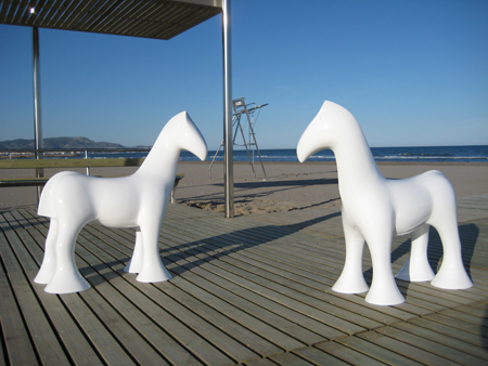 Trot, un simptico caballo, fue la primera creacin de Xavier Dols en el mundo de la escultura urbana