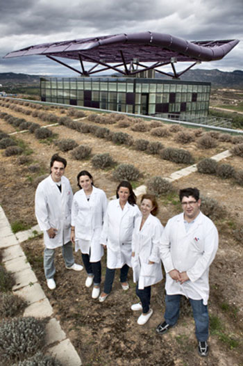 El equipo del laboratorio de Dolmar