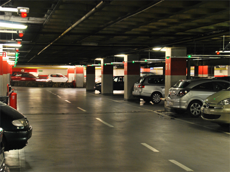 Implementacin del sistema de guiado inteligente ParkHelp en el aparcamiento del Centro Comercial La Vaguada