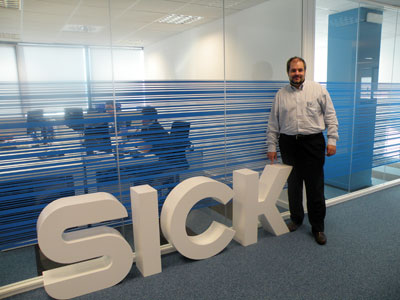 Josep Plassa en las nuevas oficinas de Sick de Sant Just Desvern (Barcelona)