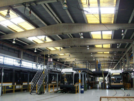 Nuevo sistema de iluminacin natural instalado en las cubiertas del taller de Naranjos de Metrovalencia