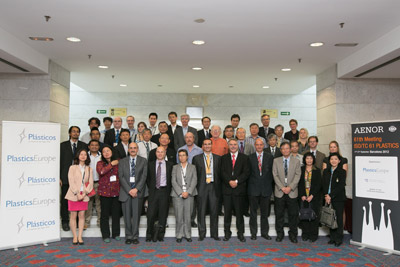 Foto de familia del Plenario del Comit internacional de Normalizacin de plsticos, ISO/TC 61