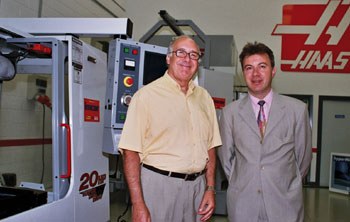 (de izquierda a derecha) Jaume Casals, responsable de Temaqser y del Technical Center de Barcelona...