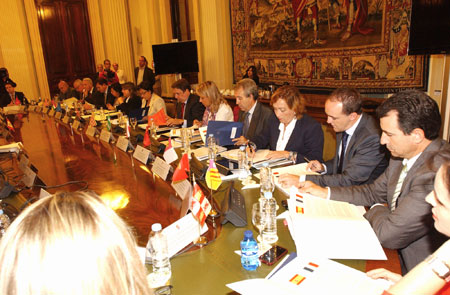 El consejero de Agricultura y Agua, cuarto empezando por la derecha, durante la Conferencia Sectorial celebrada en el Ministerio...