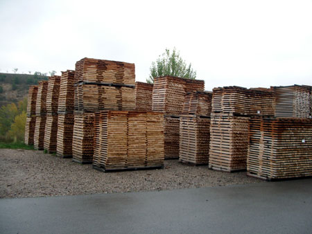 Secado natural de la madera de roble al aire libre