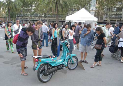 El ciclomotor expuesto en el ExpoTest Elctric 2012, el pasado 15 de septiembre en el Arc de Triomf de Barcelona