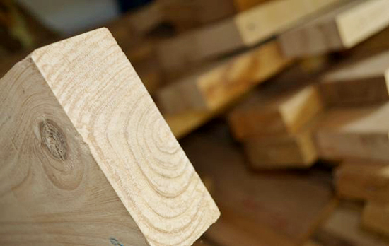 La madera de castao en elementos estructurales ha demostrado su vala debido a sus caractersticas de durabilidad y a sus propiedades mecnicas...