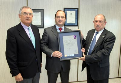 De izquierda a derecha: ngel Snchez (Itene), Gerardo Piris (International Paper) y Roque Giner (Aenor)