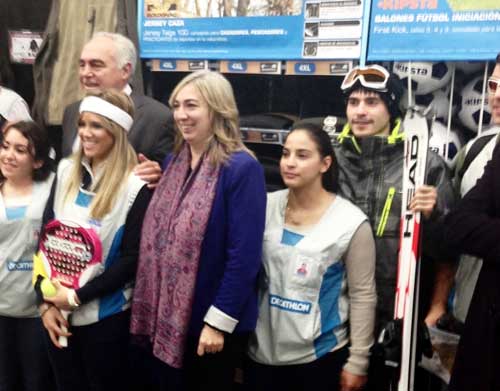 Luc�a Molares inaugur� durante su visita el nuevo centro comercial de Decathlon, ubicado en la ampliaci�n del pol�gono