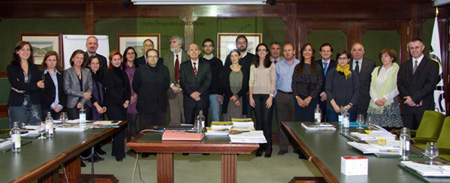 Foto de grupo con los asistentes a la entrega de los Premios