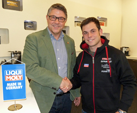 Peter Baumann, director de marketing de Liqui Moly, y Sandro Cortese, campen del mundo de Moto 3 en 2012