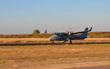 La aeronave de Indra emplea combustible convencional, lo que hace reduce su coste de operacin...