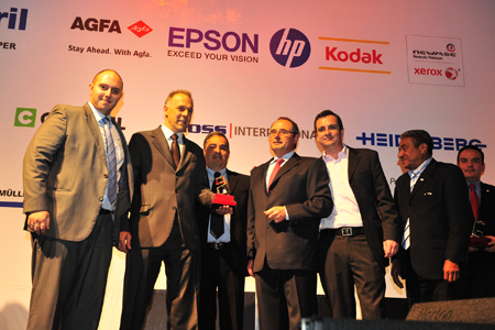 Goss International recibe el Premio Fernando Pini 2012 al 'Mejor Proveedor' en la categora heatset en impresiones rotativas offset...