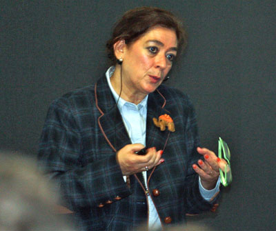 Maria Dolors Nez, gestora de proyectos de ACC1, durante su ponencia en la pasada edicin de CEP Mdica