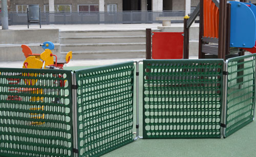 The use of modular fences contributes hygiene, delimits spaces and restricts the access to boys and animal