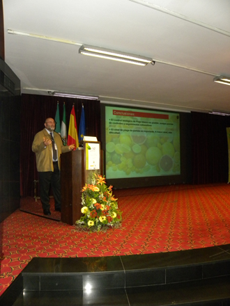 Alfonso Lucas, tcnico de Gestin de Plagas del Servicio de Sanidad Vegetal de la Regin de Murcia...