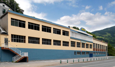 Imagen de la nueva fachada de la empresa