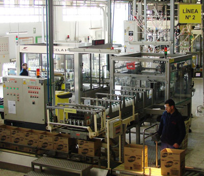 La planta de Sevilla produce en Espaa lejas para todo el grupo, con marcas como Neutrex, Conejo o Estrella