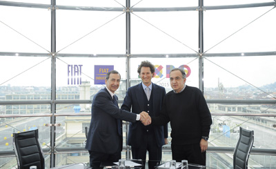El presidente de Fiat, John Elkann y el presidente de Fiat Industrial y consejero delegado de Fiat, Sergio Marchionne...