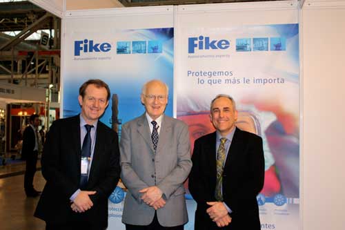 Jef Snoeys, de Fike Corporation, el profesor Rolf K. Eckhoff y Jordi Rovira, director de Fike