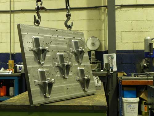In Mac-Model are specialists in the mould manufacturing, matrices...