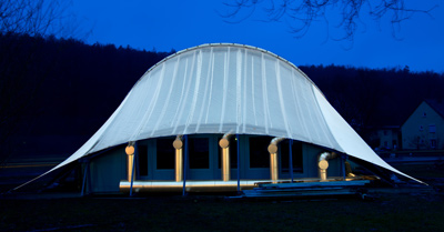  Polar Bear Pavilion (Pabelln Oso Polar), una estructura con membrana textil que permite una autonoma energtica. Fuente: TV/TAO GmbH...