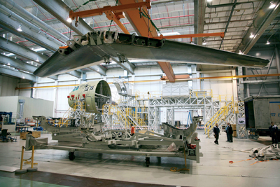 En la imagen, lnia de montaje del estabilizador horizontal en Aernnova. Foto: Airbus
