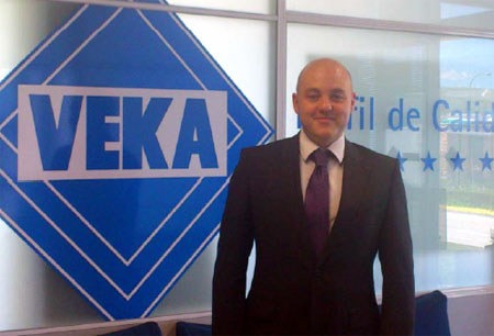 Alejandro Vzquez-Palacios, responsable de Marketing a Clientes en Veka Ibrica
