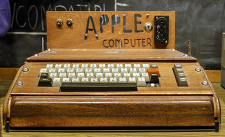 1976: Steve Wozniak, Apple
