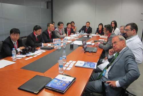 Imagen del encuentro mantenido entre los representantes de la empresa china AVIC y los responsables del Clster Hlice, Aerpolis y Catec...