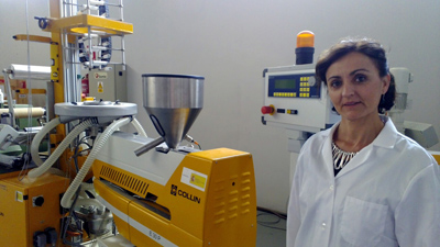 Fuensanta Monz posa en el laboratorio donde realiza las investigaciones del proyecto Greenavoid