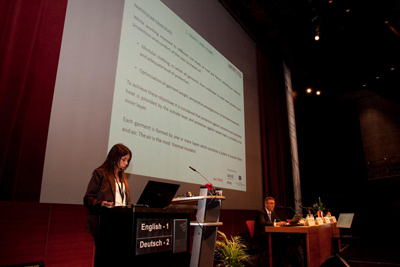 La Dra. Ariadna Detrell durante la presentacin de su conferencia en el Dornbirn Man-Made Fibers Congress
